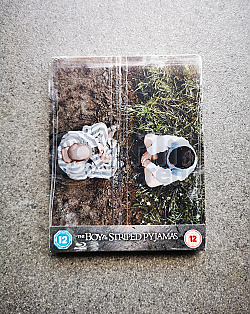 Chlapec v pruhovanm pyamu Steelbook™ + DREK flie na SteelBook™